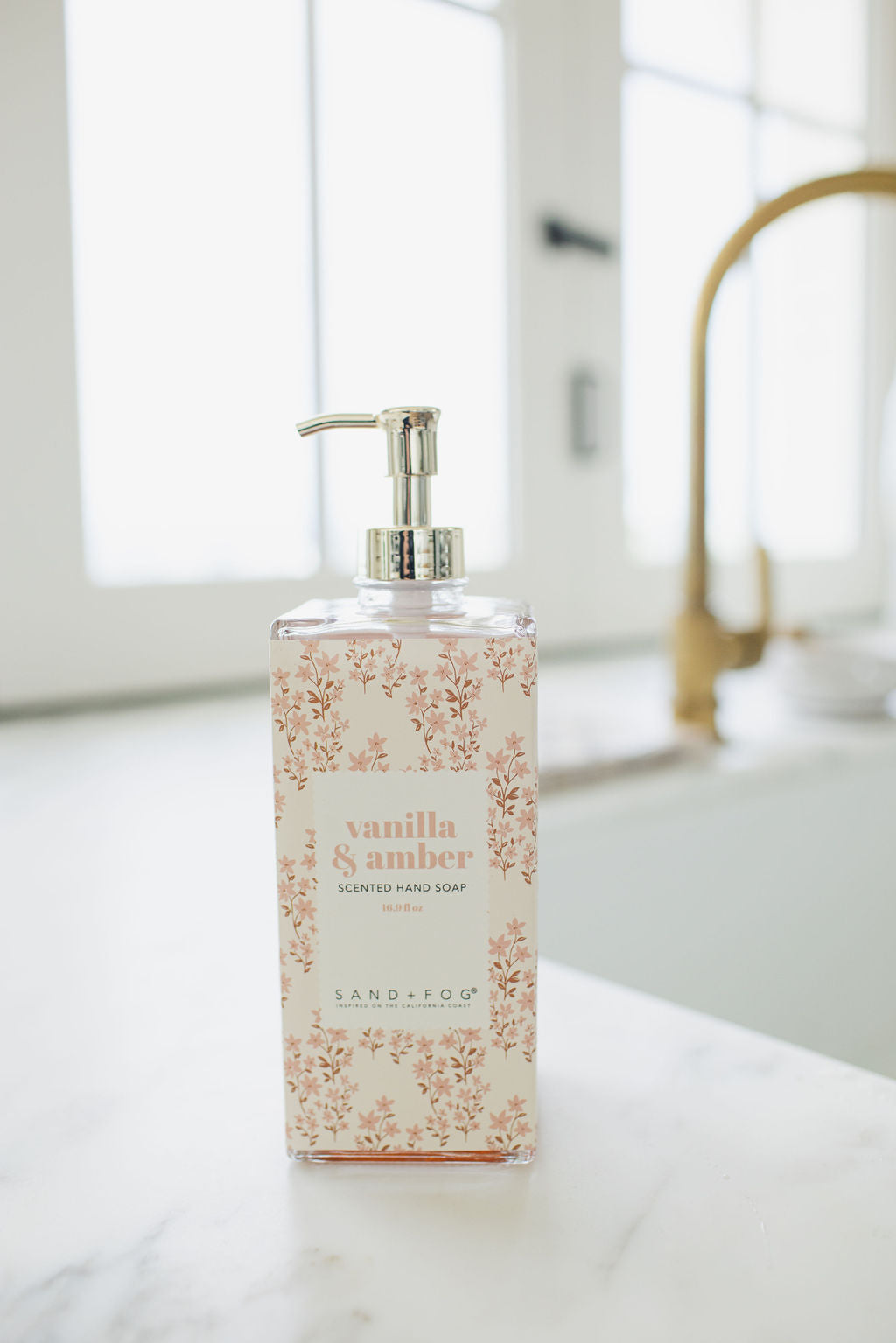 Sand Fog Vanilla & Amber 16.9 oz Liquid Hand Soap - Image 3